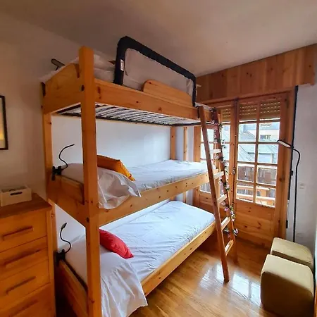 Iii Apartment *