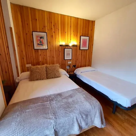Iii Apartment *